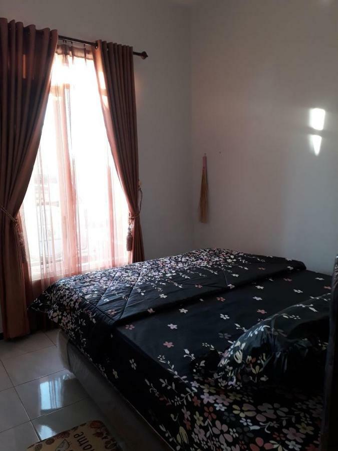 Villa Puncak Garuda A5 Batu  Ngoại thất bức ảnh